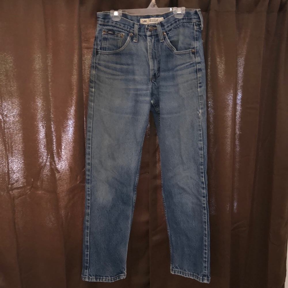 Lee Jeans- Fit like a size 27